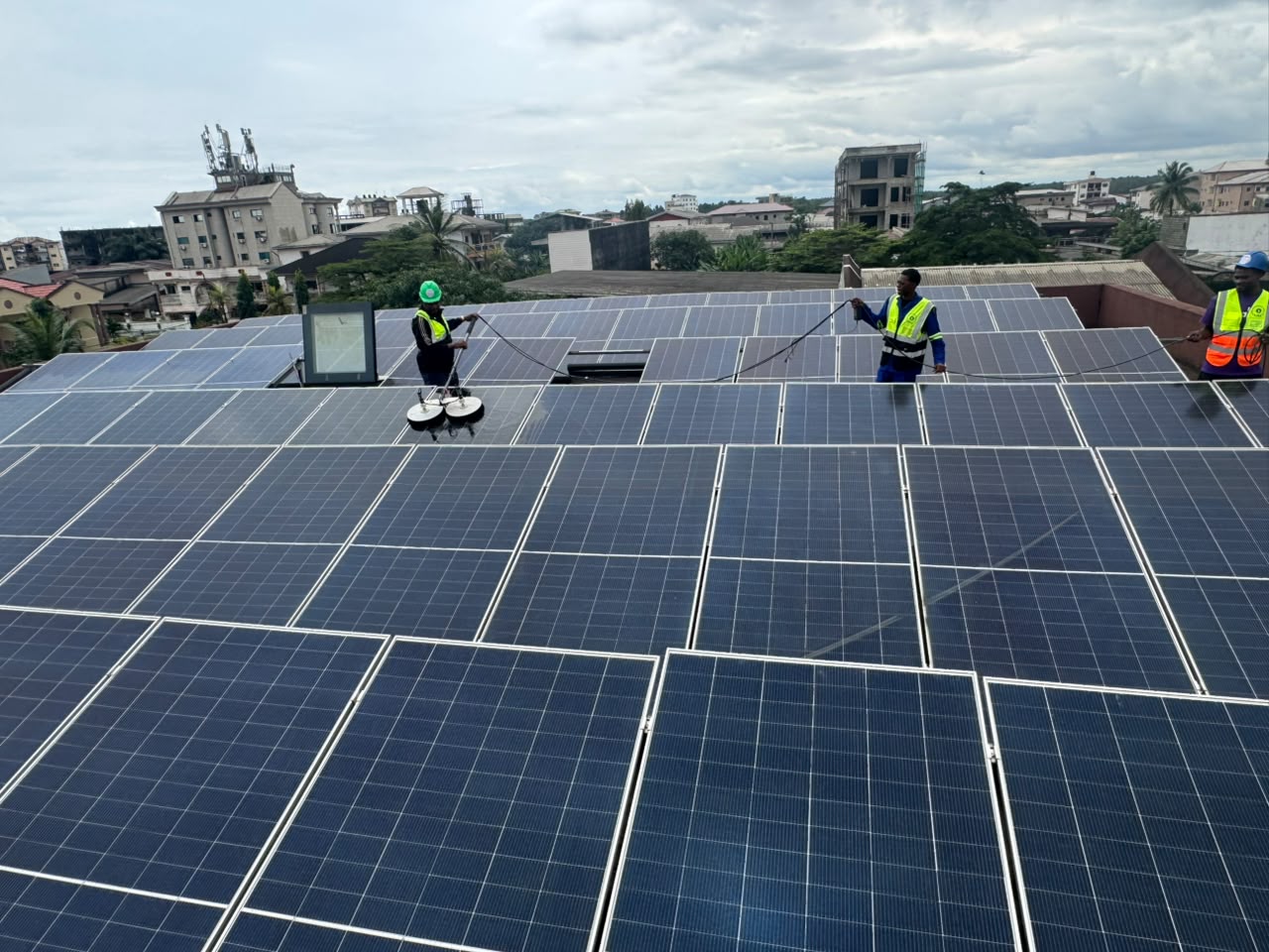 Panneau solaire 250W prix au Cameroun